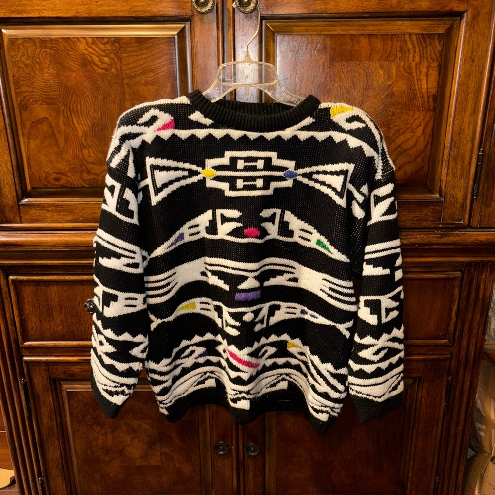Vintage Sterling Harris Tribal Patterned Black and White Sweater Size Medium
